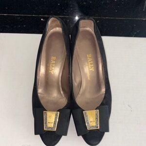Bally womens high heel shoes. Size 5.5 in good conditon. Shoes are authentic